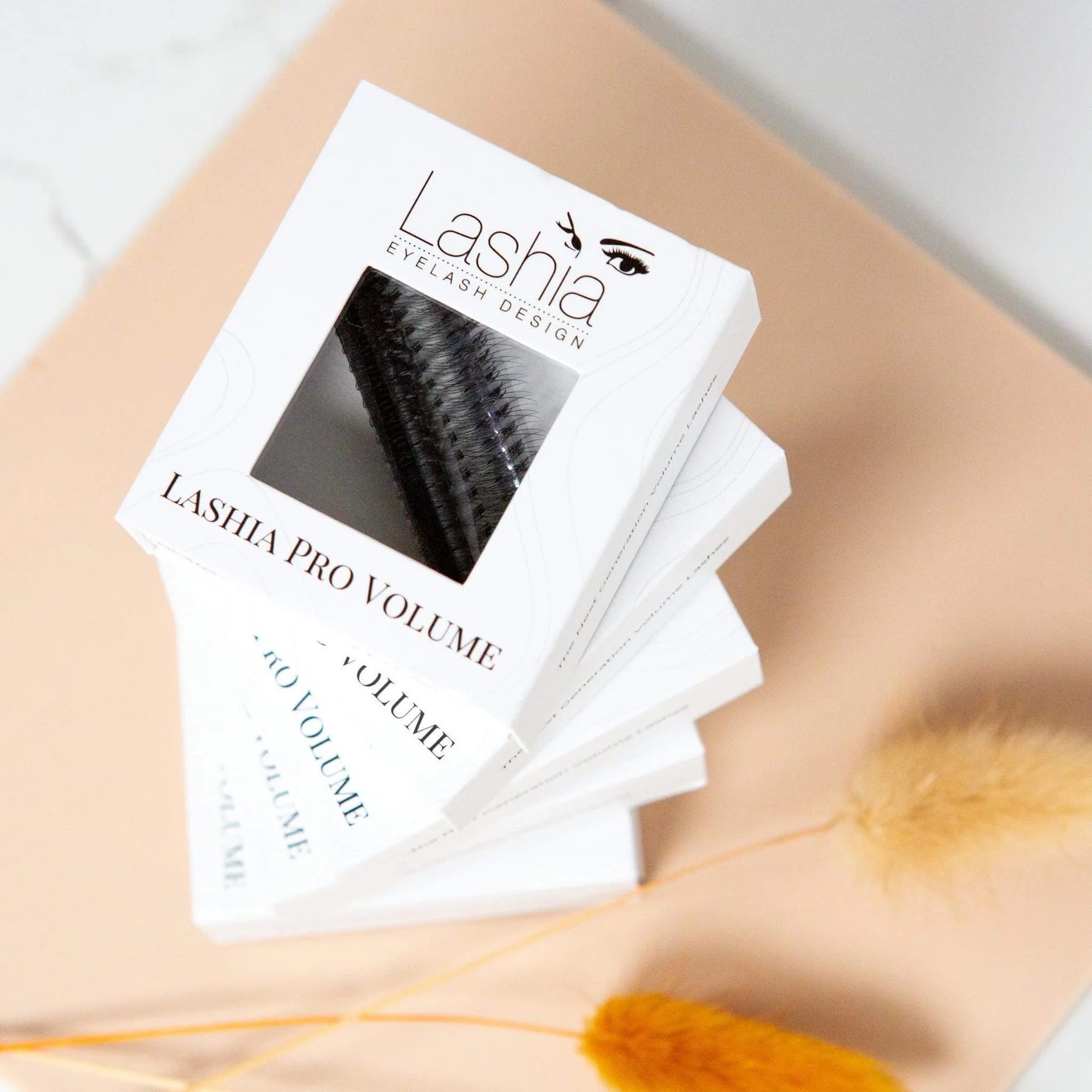 0,05 Lashia Promade 6D. 500st knippen i en ask. - LashiaMegastore/Shop Lashia